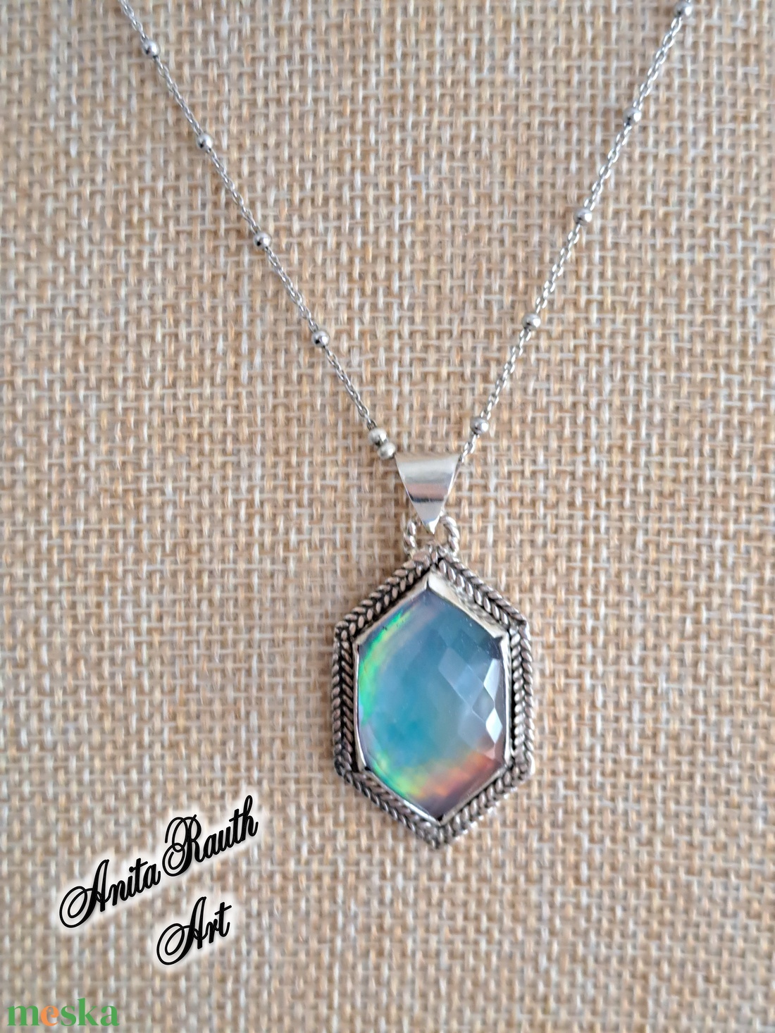 Aurora opál medál fonott díszítéssel - ékszer - nyaklánc - medál - Meska.hu