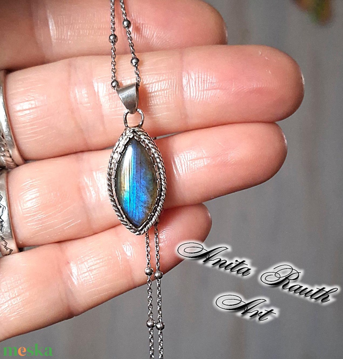 Labradorit medál - mandula forma - ékszer - nyaklánc - medál - Meska.hu