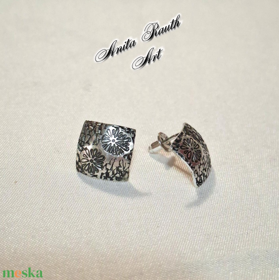 Virág mintás ezüst fülbevalók - ékszer - fülbevaló - pötty fülbevaló - Meska.hu