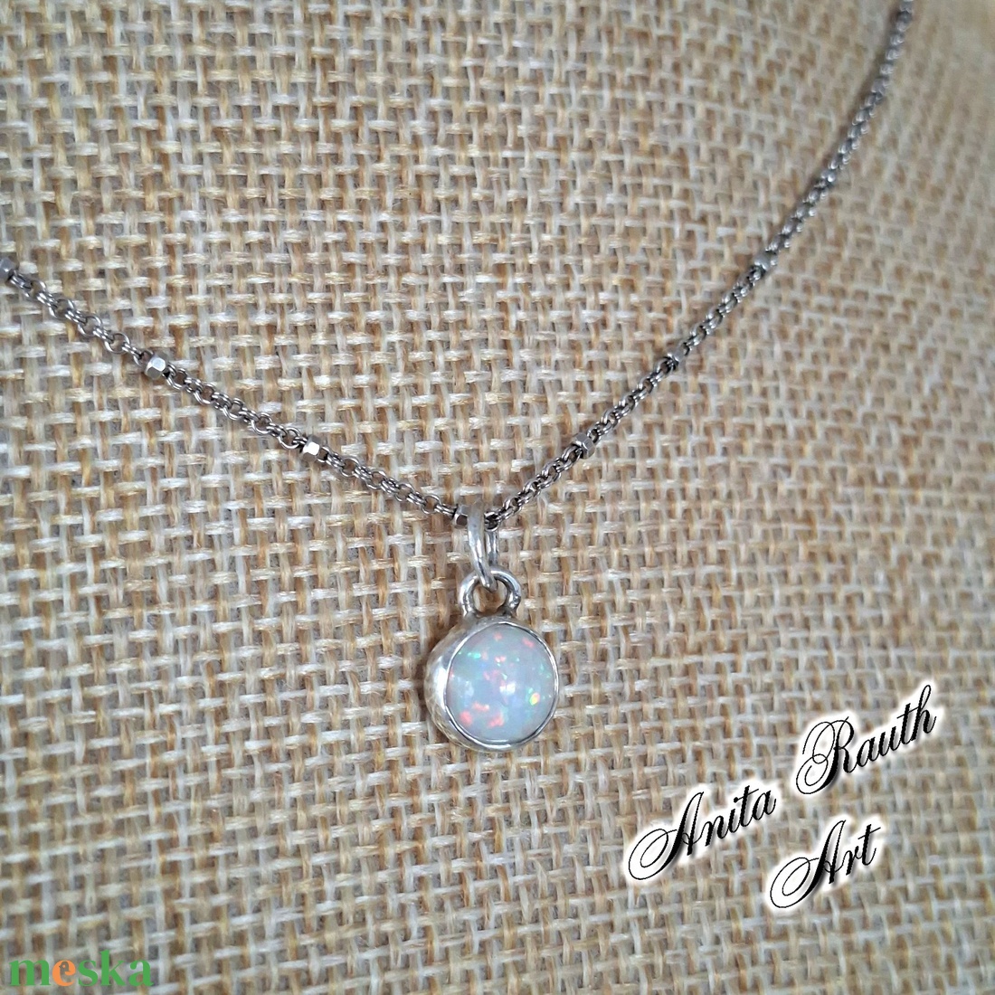 Fehér színű etióp opál medál - ékszer - nyaklánc - medál - Meska.hu