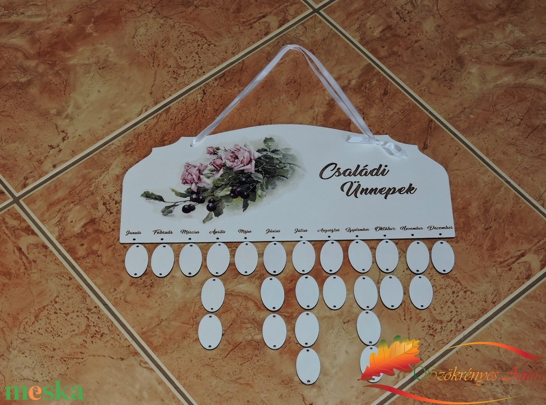 Rózsás, bogyós családi öröknaptár - otthon & életmód - dekoráció - fali és függő dekoráció - falinaptár & öröknaptár - Meska.hu
