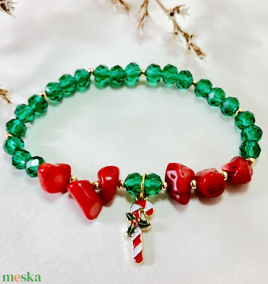 Karácsonyi ásvány karkötő charm-mal  - ékszer - karkötő - charm karkötő - Meska.hu