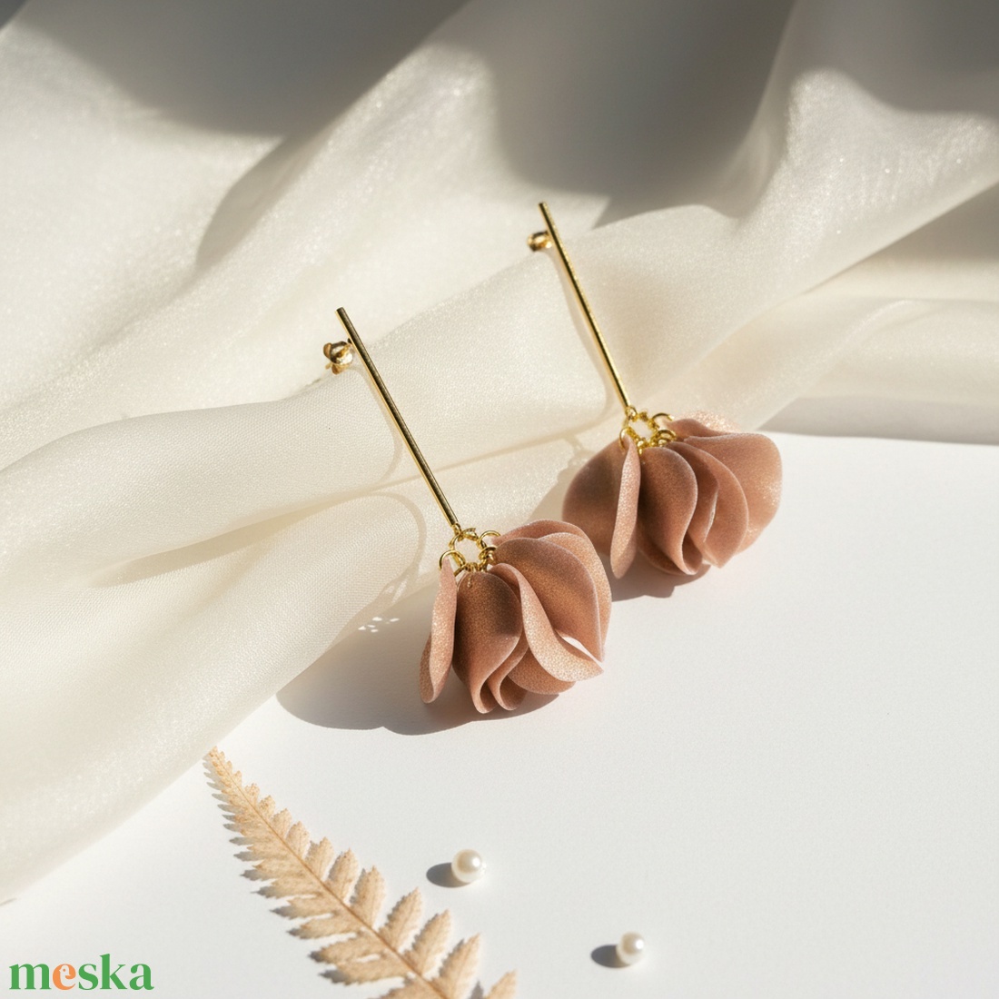 Veilora fülbevaló Rózsaarany - ékszer - fülbevaló - lógó fülbevaló - Meska.hu