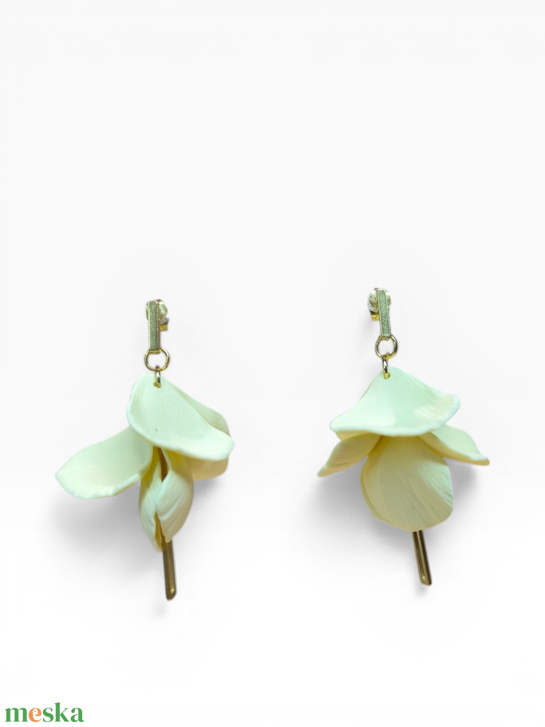 Lyra Noir fülbevaló Pasztell Vanília - ékszer - fülbevaló - lógó fülbevaló - Meska.hu