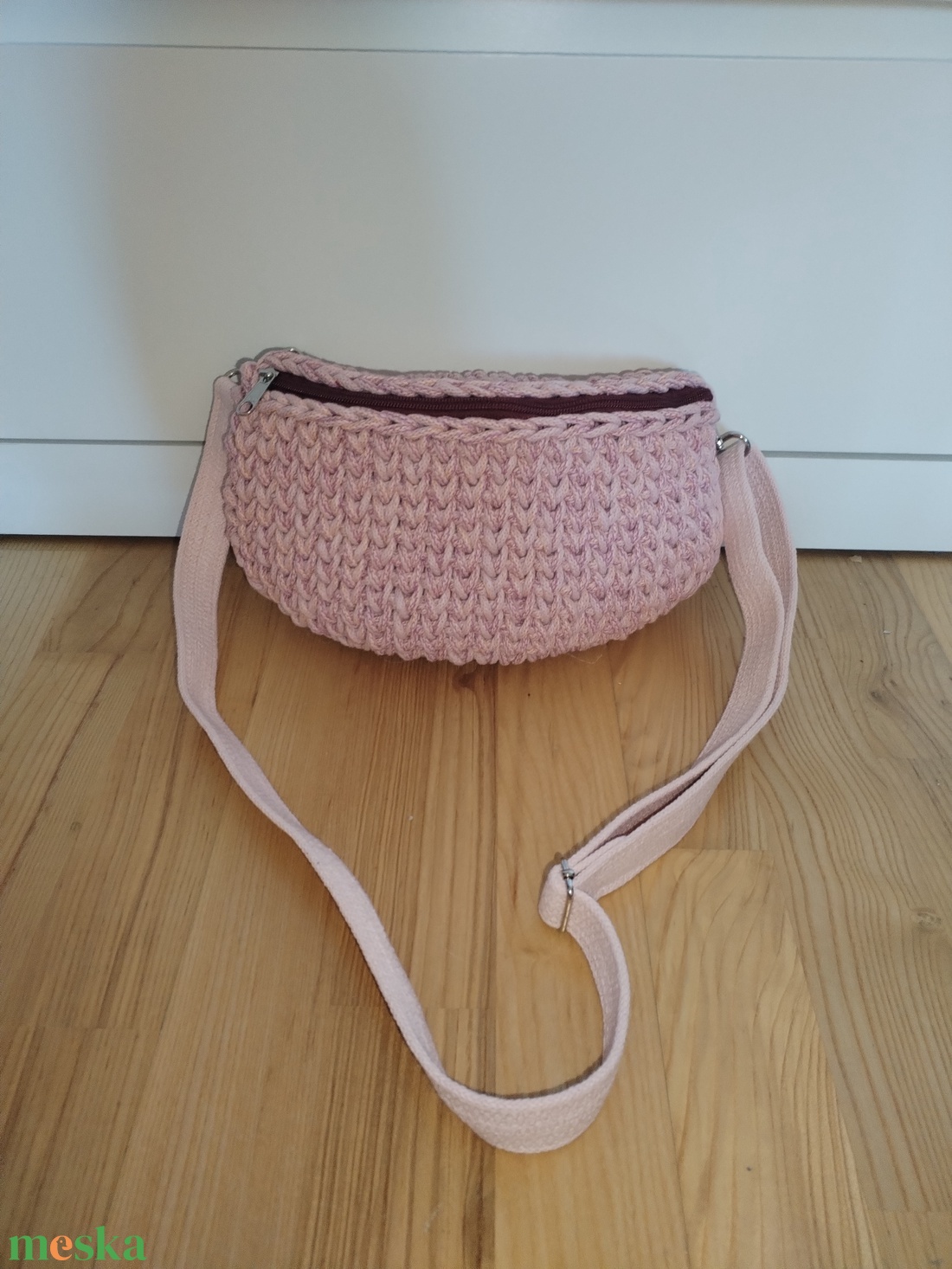 Horgolt crossbody övtáska fazonban  - táska & tok - kézitáska & válltáska - vállon átvethető táska - Meska.hu