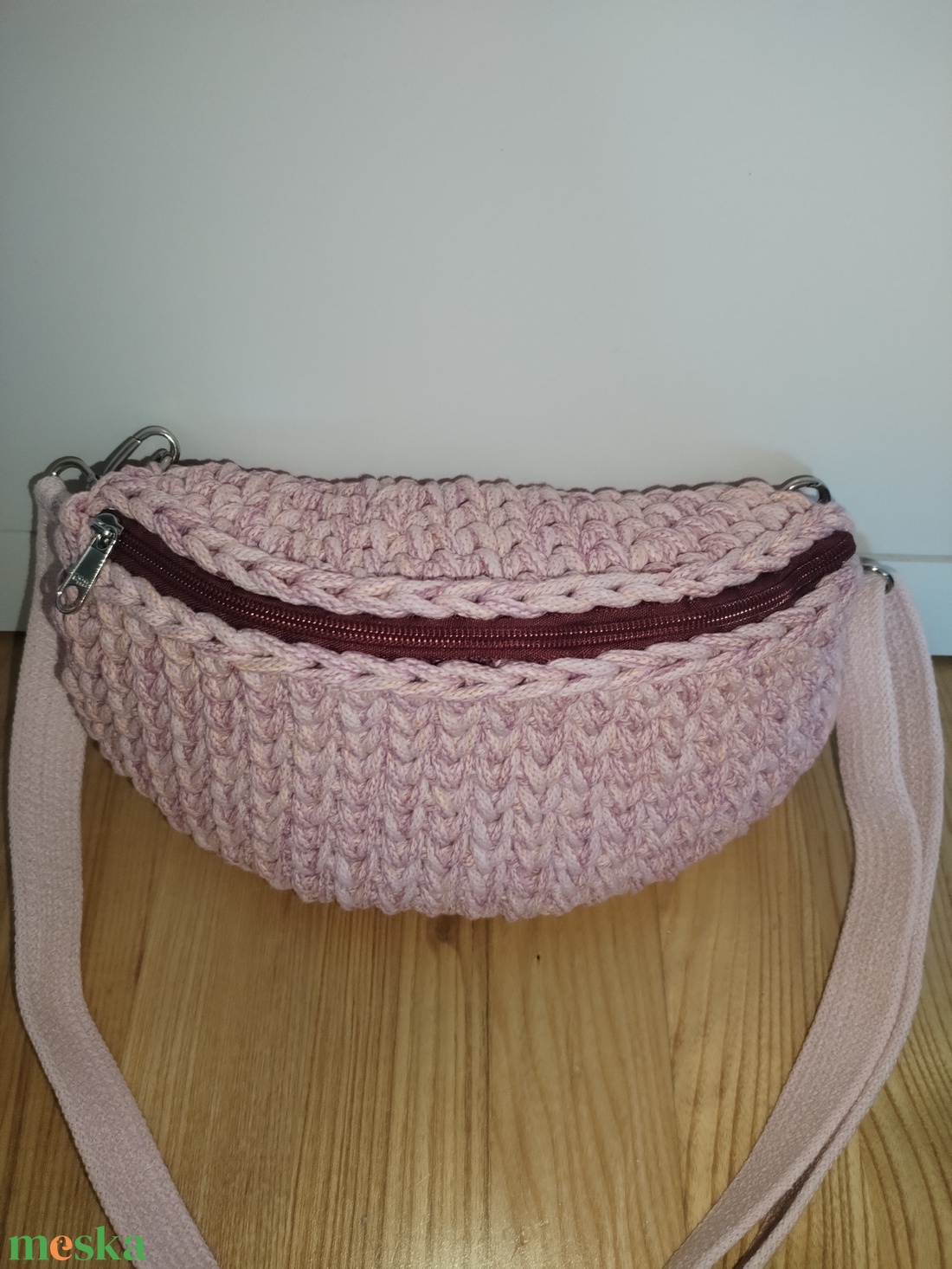 Horgolt crossbody övtáska fazonban  - táska & tok - kézitáska & válltáska - vállon átvethető táska - Meska.hu