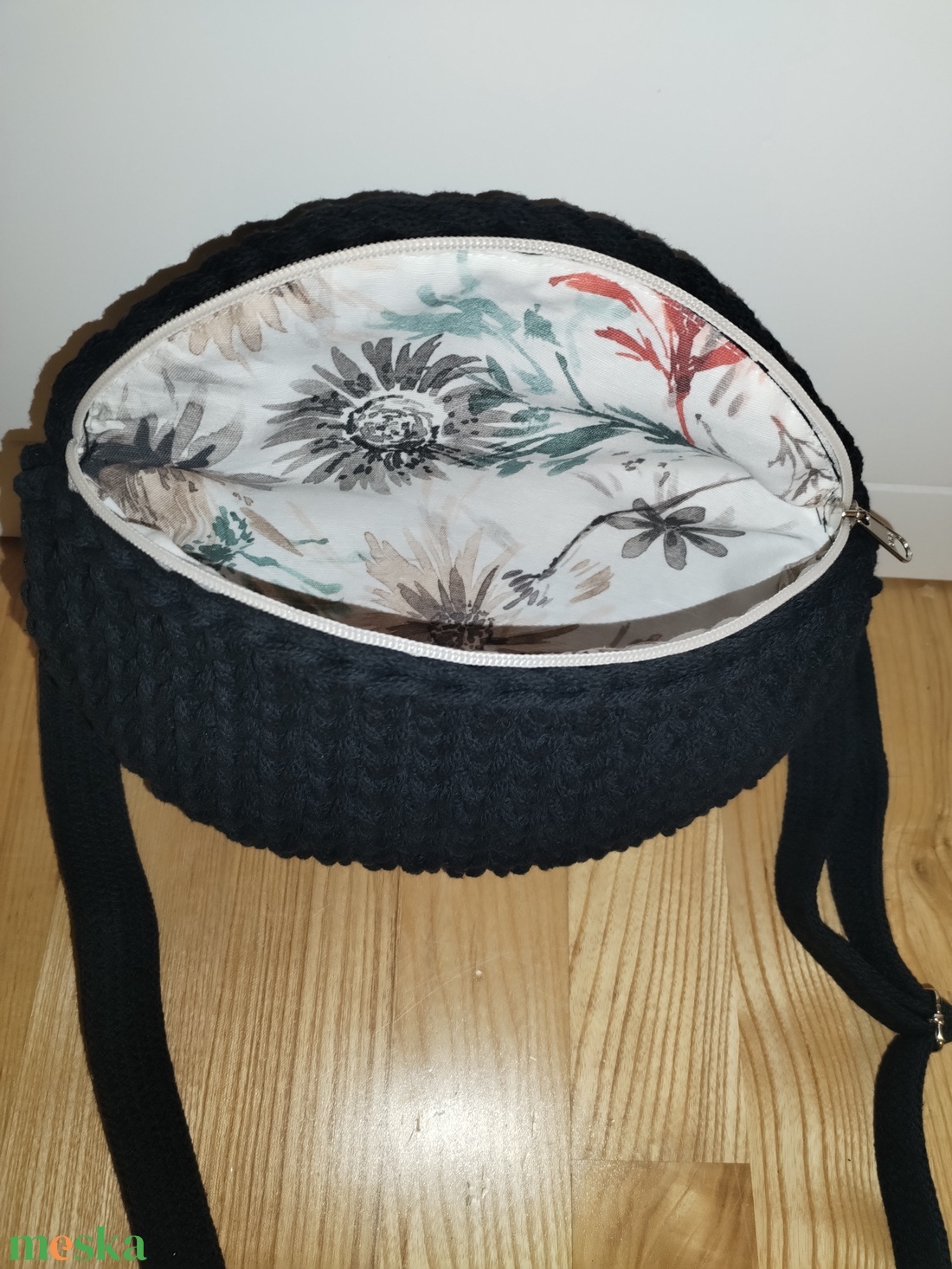 Horgolt crossbody övtáska fazonban  - táska & tok - kézitáska & válltáska - vállon átvethető táska - Meska.hu