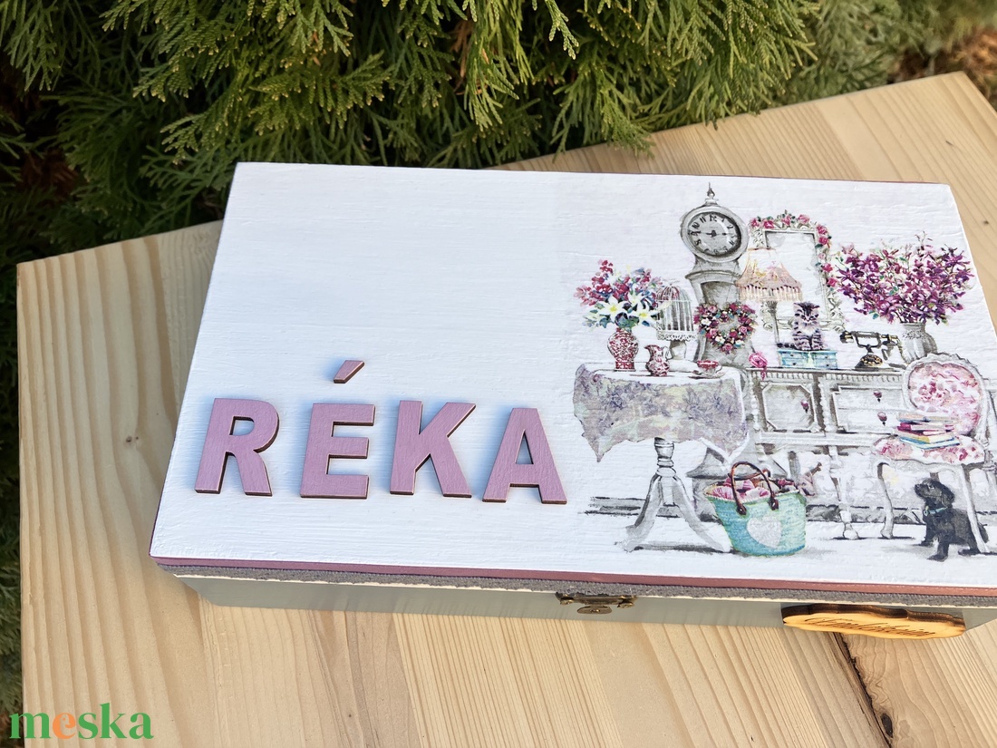 Kék rózsaszín virágos emlékdoboz - otthon & életmód - babaszoba, gyerekszoba - babaszoba dekoráció - Meska.hu Kék rózsaszín virágos emlékdoboz - otthon & életmód - babaszoba, gyerekszoba - babaszoba dekoráció - Meska.hu