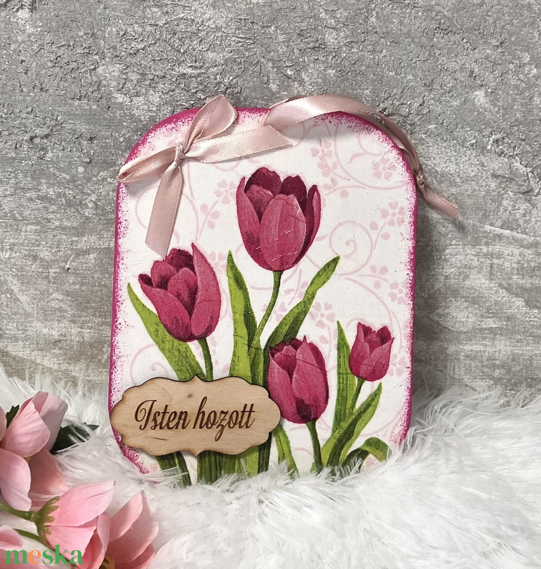 Tulipános ajtókopogtató - dekupázsolt fa ajtódísz Isten hozott felirattal - otthon & életmód - dekoráció - ajtó- és ablak dekoráció - ajtódísz & kopogtató - Meska.hu