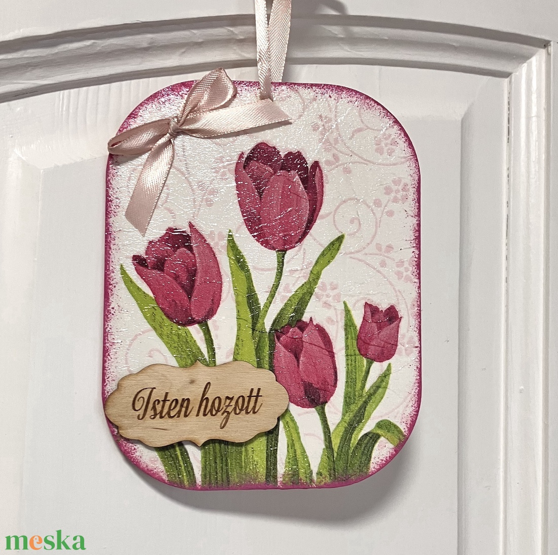 Tulipános ajtókopogtató - dekupázsolt fa ajtódísz Isten hozott felirattal - otthon & életmód - dekoráció - ajtó- és ablak dekoráció - ajtódísz & kopogtató - Meska.hu