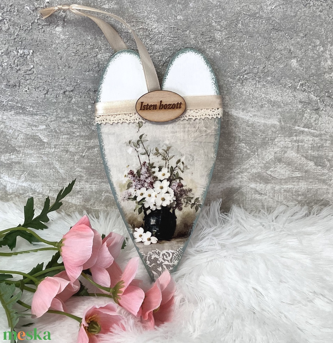 Dekupázsolt virágos ajtódísz - tavaszai kopogtató bejárati ajtóra - otthon & életmód - dekoráció - ajtó- és ablak dekoráció - ajtódísz & kopogtató - Meska.hu