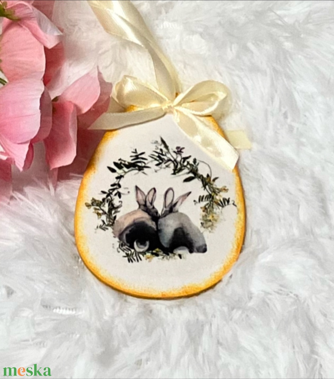 Húsvéti tojás nyuszis - sárga tavaszi dekoráció - ünnepi díszek, dekorációk - húsvéti díszek és dekorációk - húsvéti tojás, hímestojás - Meska.hu