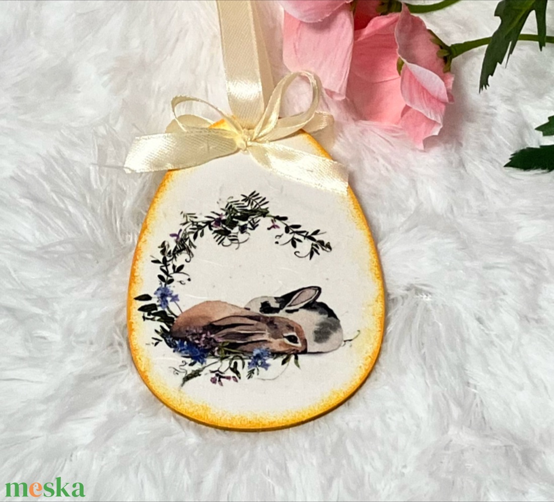 Húsvéti tojás nyulas mintával - sárga tavaszi dekoráció - ünnepi díszek, dekorációk - húsvéti díszek és dekorációk - húsvéti tojás, hímestojás - Meska.hu