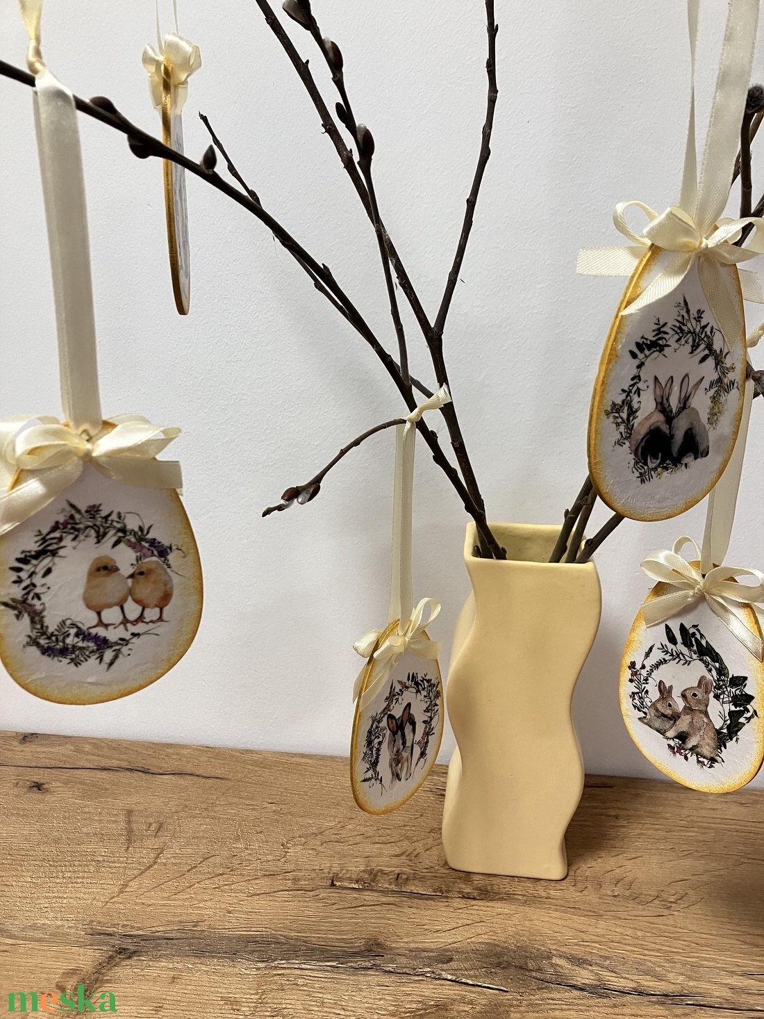 Húsvéti tojás csibés - sárga tavaszi dekoráció - ünnepi díszek, dekorációk - húsvéti díszek és dekorációk - húsvéti tojás, hímestojás - Meska.hu