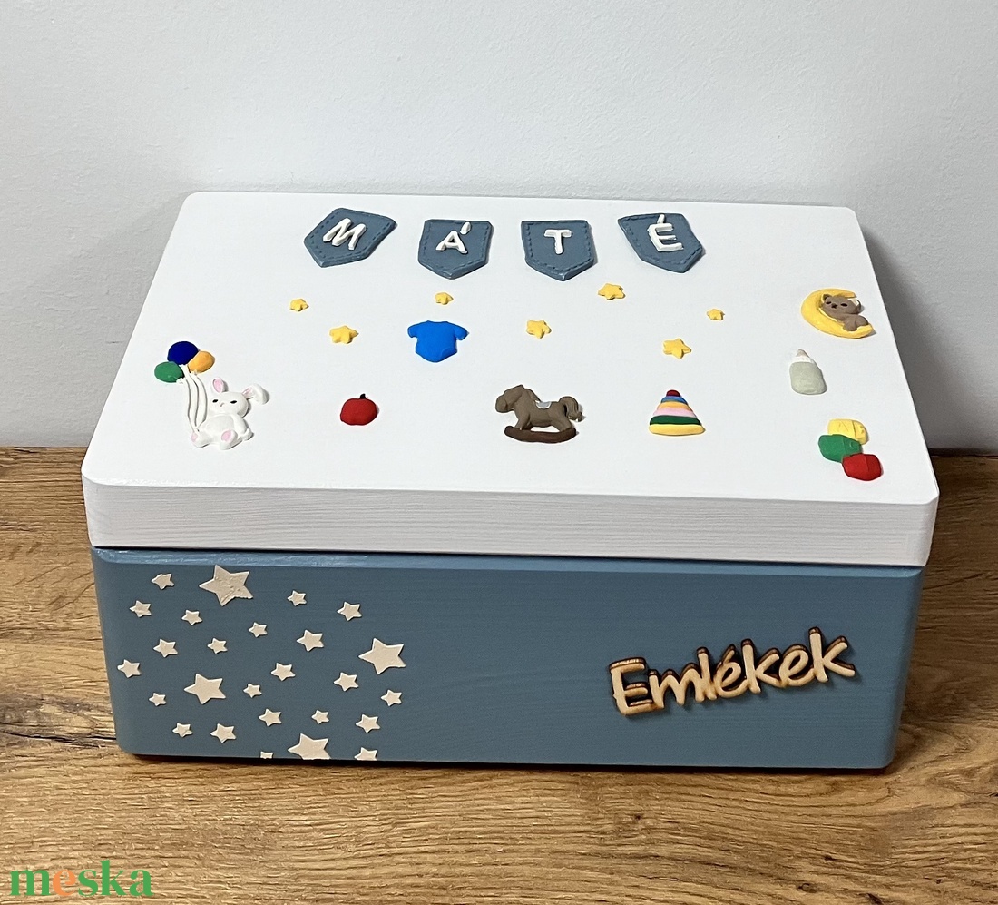 Névre szóló kék emlékdoboz - babaszületési, keresztelői ajándék kisfiúnak - baba - mama - babaemlékek - baba emlékőrző - Meska.hu