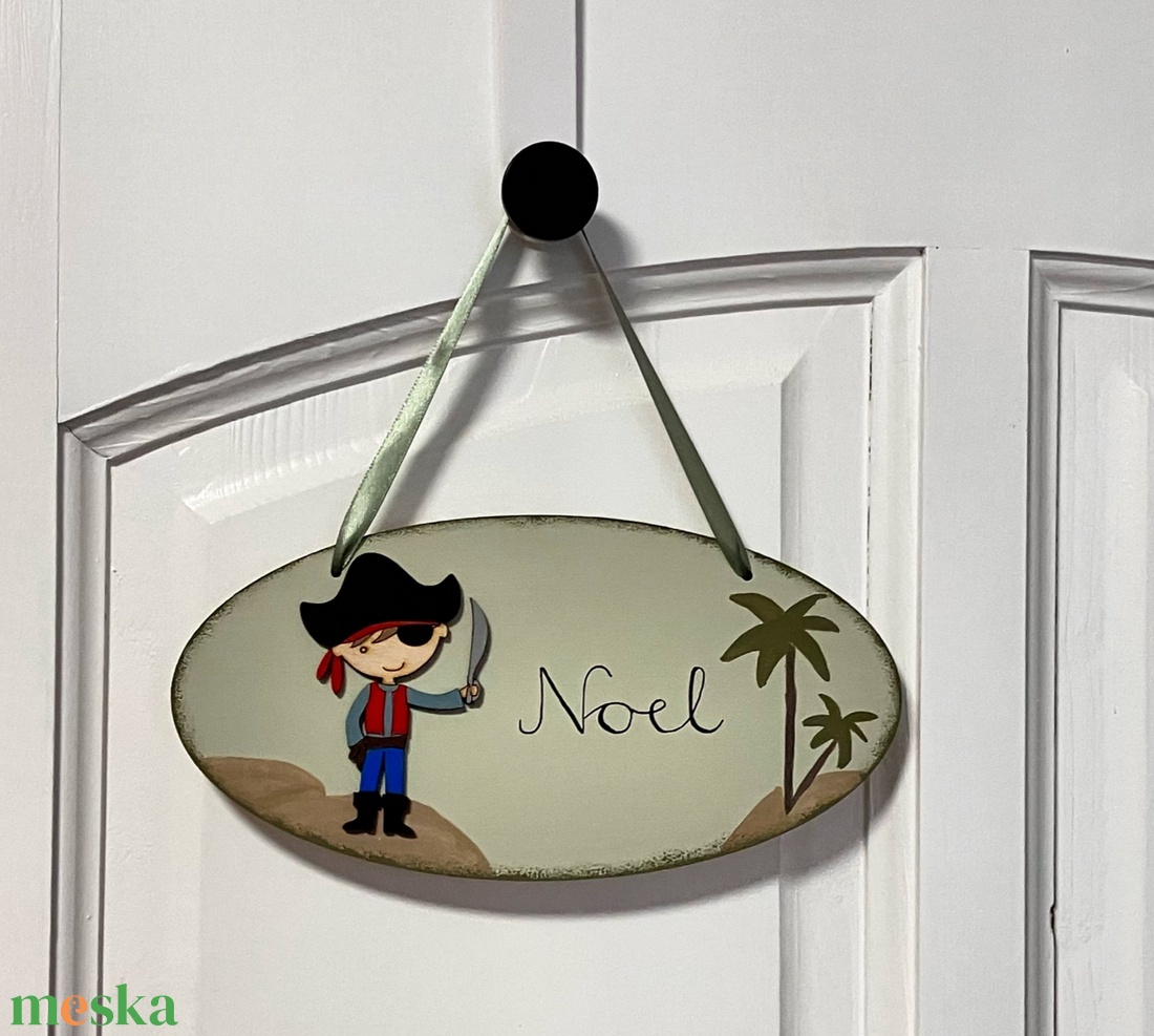 Egyedi névtábla kalózzal gyerekszobába - baba - mama - babaszoba dekoráció - gyerek névtábla - Meska.hu