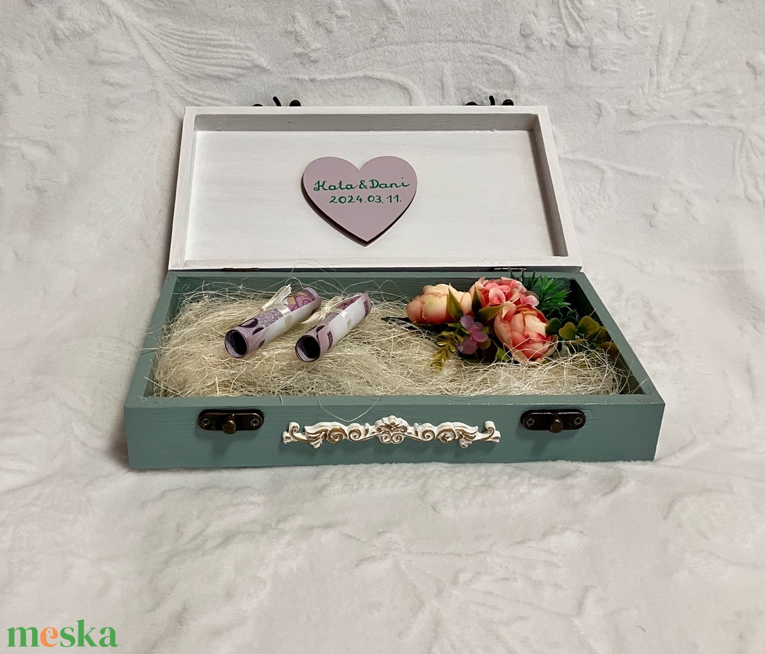 Szíves nászajándék, pénzátadó doboz  - esküvő - emlék & ajándék - nászajándék - esküvői pénzátadó doboz - Meska.hu