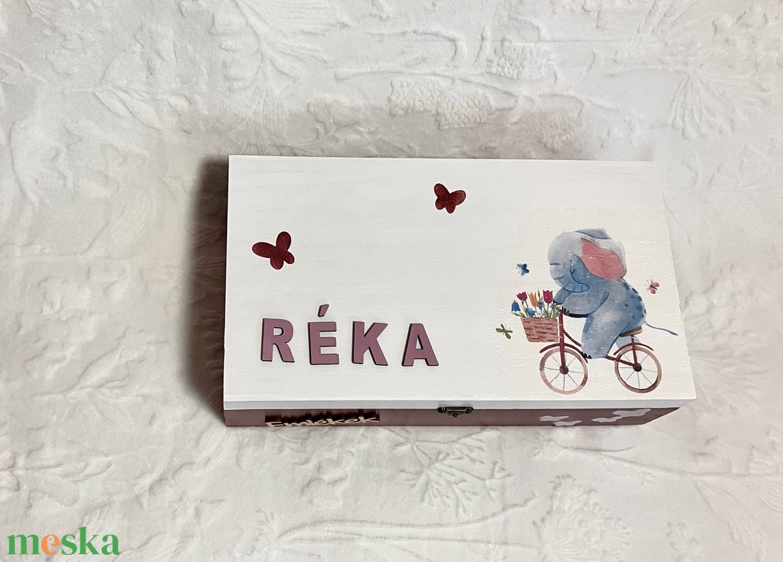 Dekuázsolt névre szóló elefántos emlékdoboz - keresztelőre, babalátogtóra, kislányajándék,  - baba - mama - babaemlékek - baba emlékőrző - Meska.hu