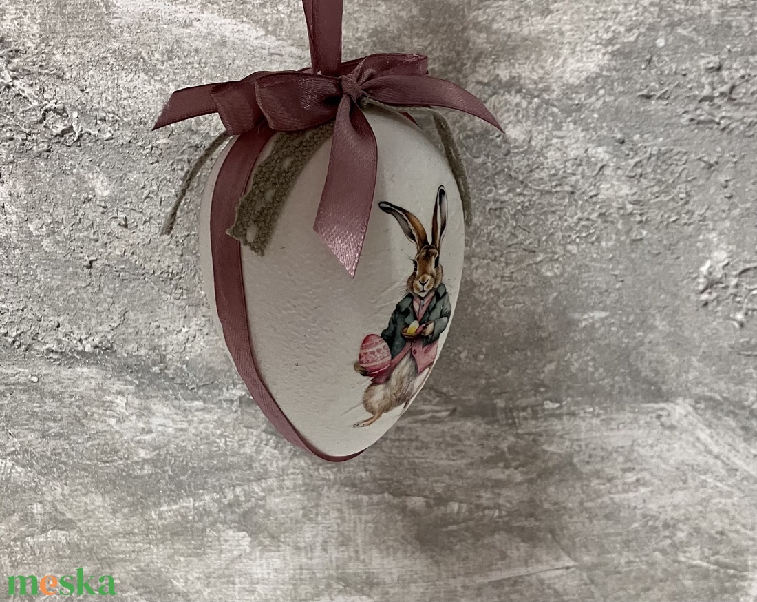 Húsvéti tojás nyuszis - rózsaszín szalaggal - ünnepi díszek, dekorációk - húsvéti díszek és dekorációk - húsvéti tojás, hímestojás - Meska.hu