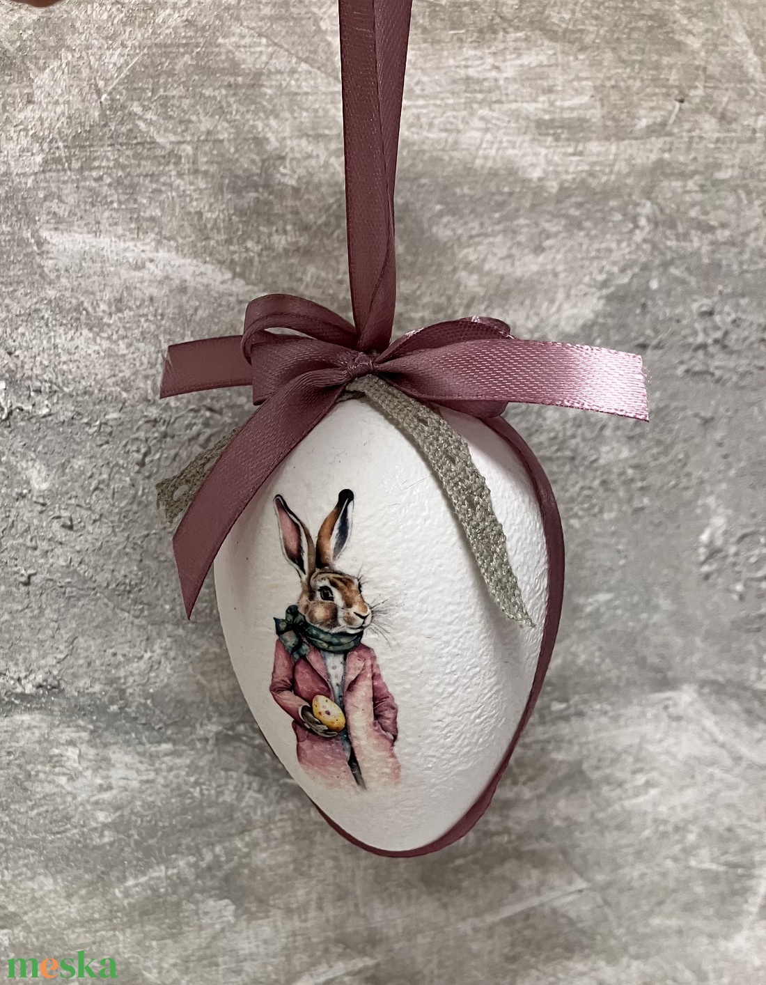 Húsvéti tojás nyuszis - rózsaszín szalaggal - ünnepi díszek, dekorációk - húsvéti díszek és dekorációk - húsvéti tojás, hímestojás - Meska.hu