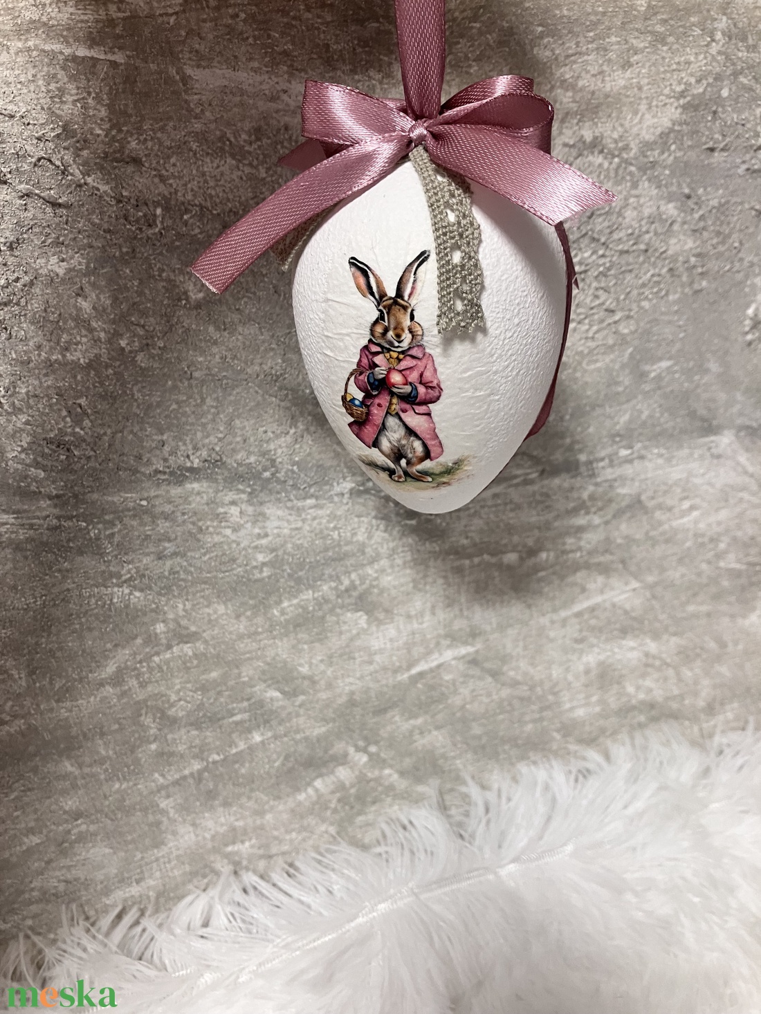 Húsvéti tojás nyuszis - rózsaszín szalaggal - ünnepi díszek, dekorációk - húsvéti díszek és dekorációk - húsvéti tojás, hímestojás - Meska.hu