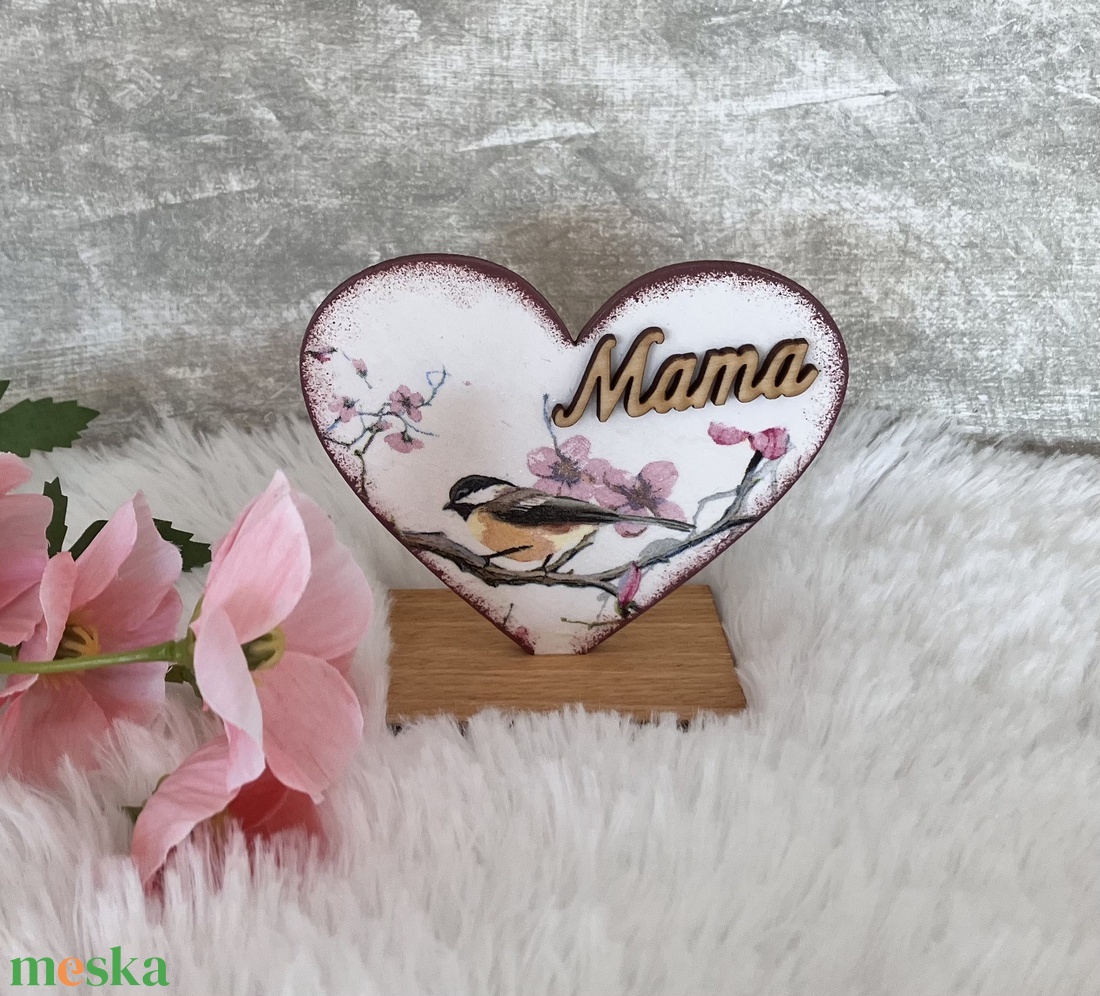 Madaras szív anyák napjára Mama felirattal - otthon & életmód - dekoráció - dísztárgy - Meska.hu