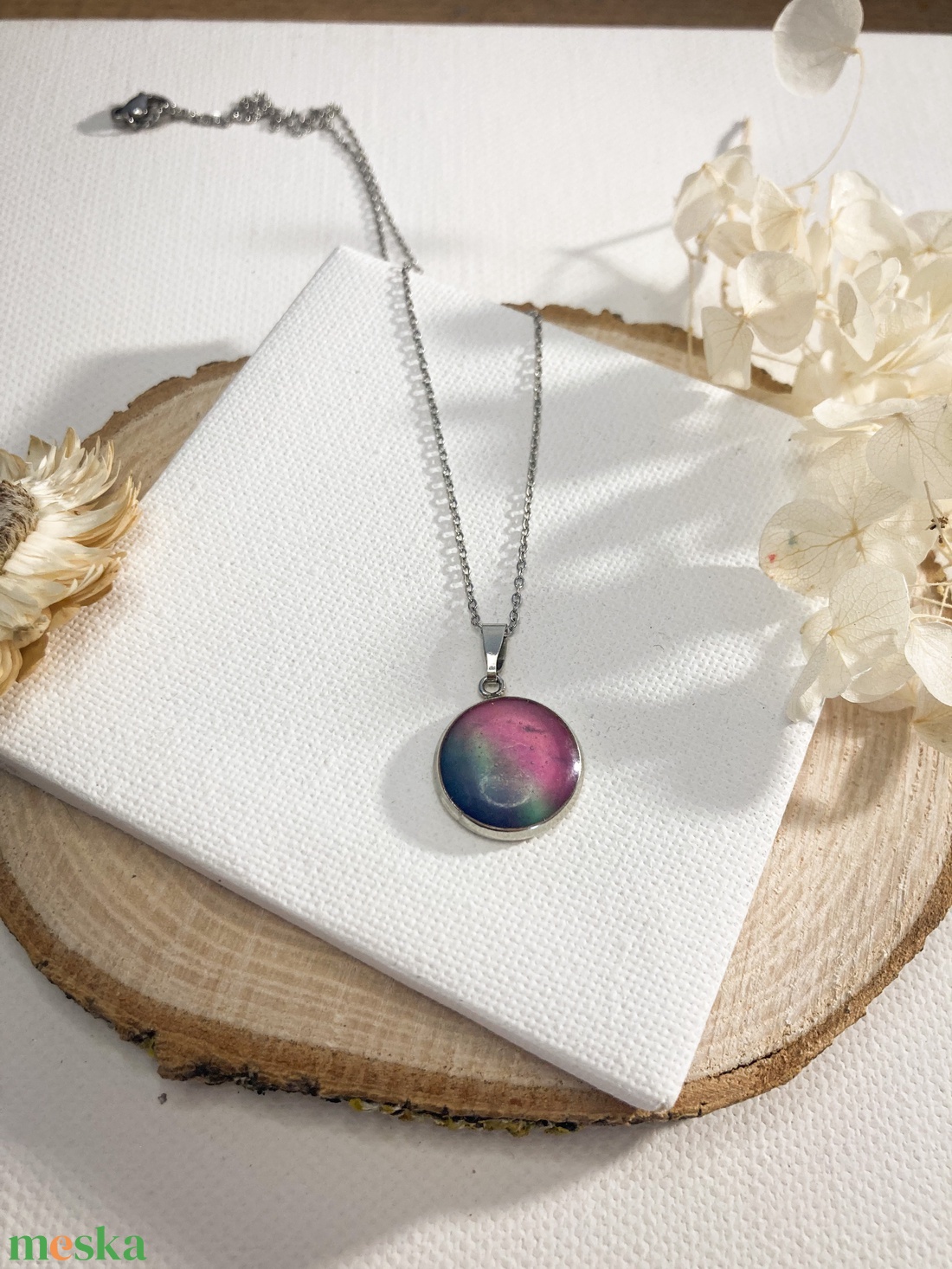 Sarki fény ihlette műgyanta nyaklánc - ékszer - nyaklánc - medálos nyaklánc - Meska.hu