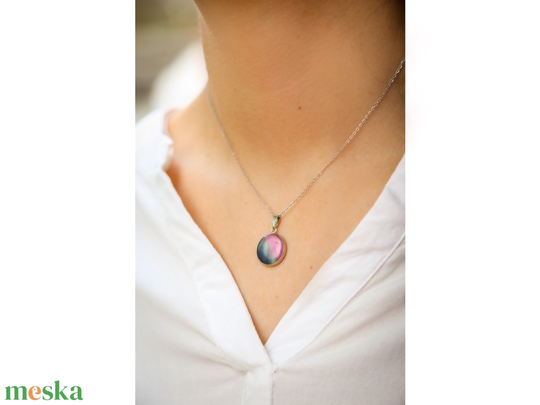 Sarki fény ihlette műgyanta nyaklánc - ékszer - nyaklánc - medálos nyaklánc - Meska.hu