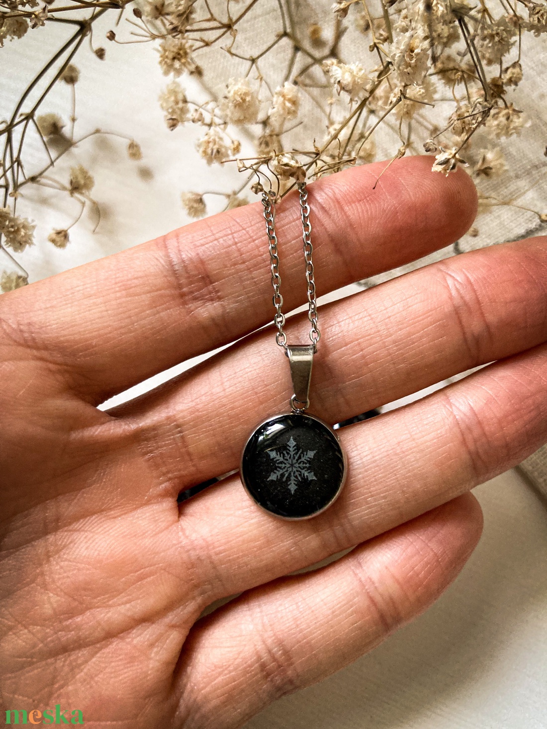 Medálos nyaklánc fülbevalóval - Hópelyhes ékszerszett - ékszer - ékszerszett - Meska.hu