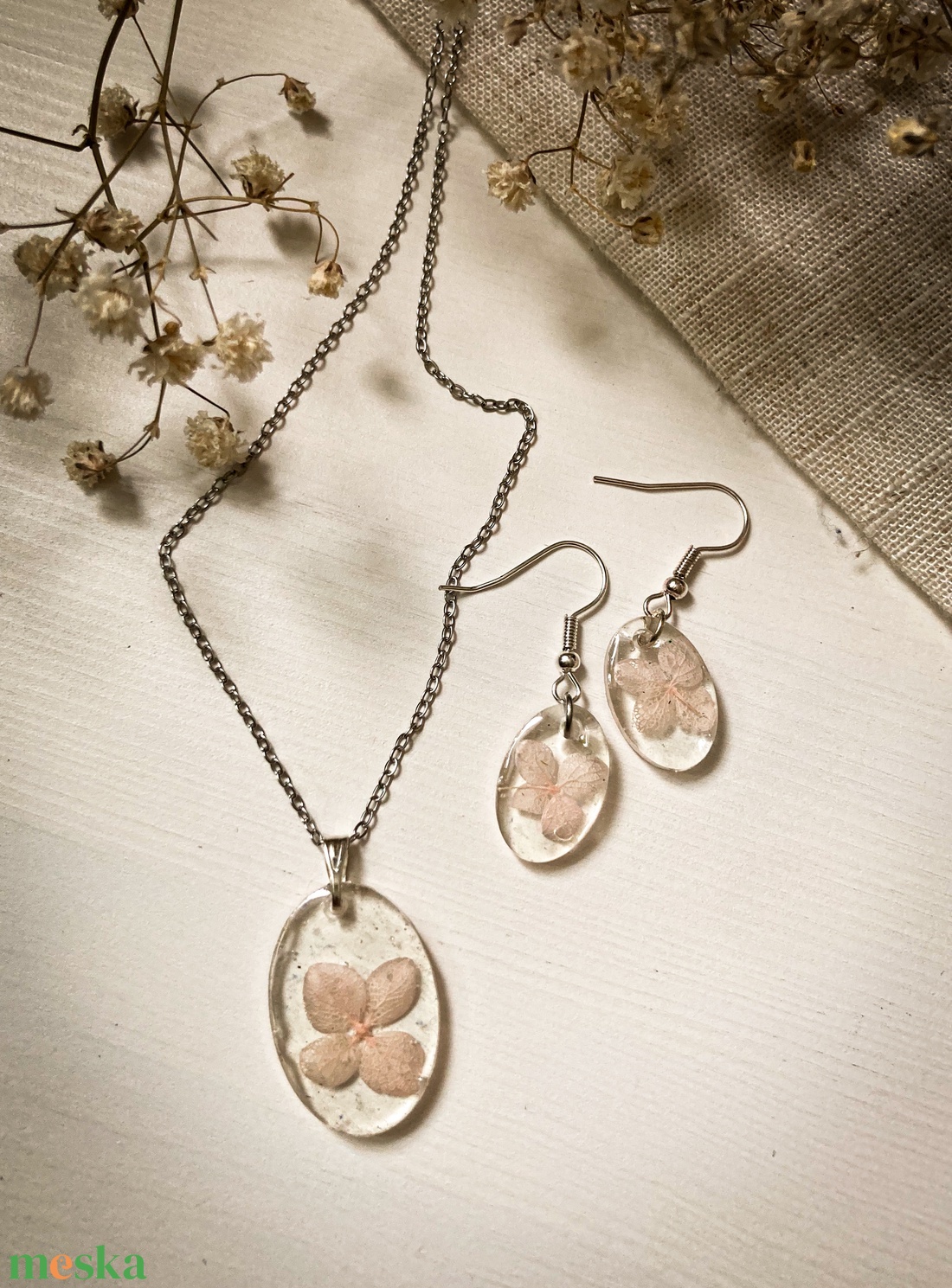 Medálos nyaklánc fülbevalóval - Hortenziás ékszerszett - ékszer - ékszerszett - Meska.hu