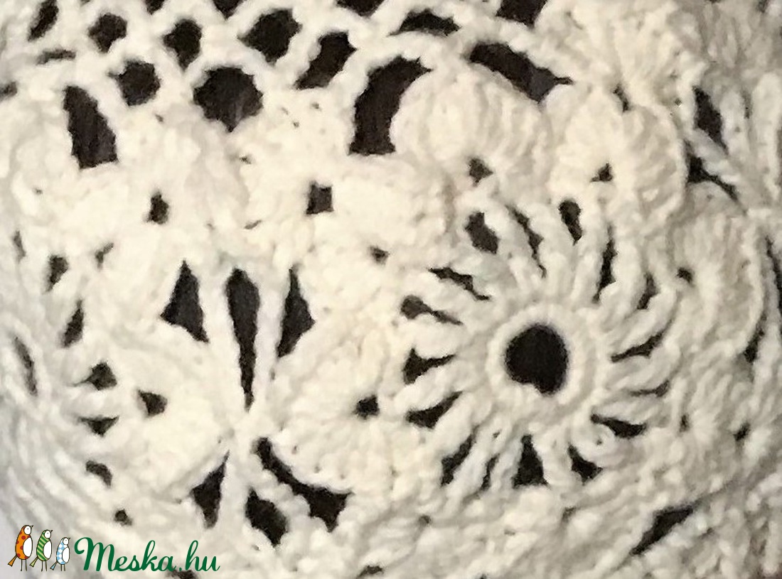 Horgolt virágmintás patchwork sapka, krémszínű - - Meska.hu Horgolt virágmintás patchwork sapka, krémszínű - - Meska.hu