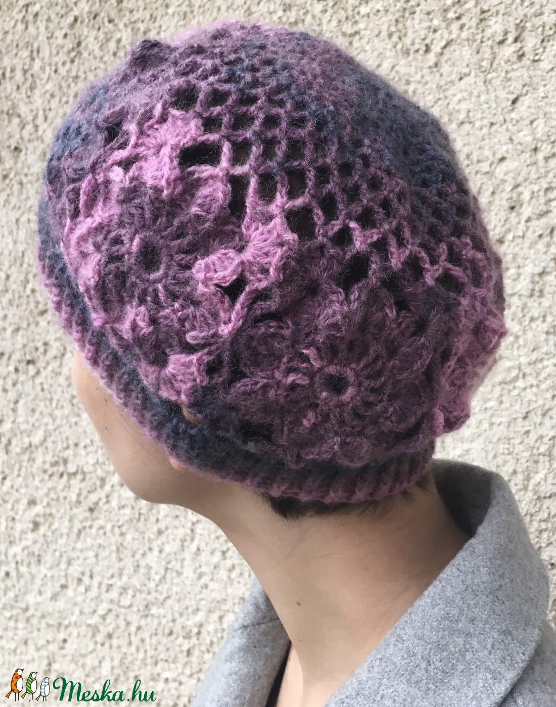 Horgolt gyapjú sapka virágmintával, patchwork kockás stílusban, lilás árnyalatokban - - Meska.hu Horgolt gyapjú sapka virágmintával, patchwork kockás stílusban, lilás árnyalatokban - - Meska.hu