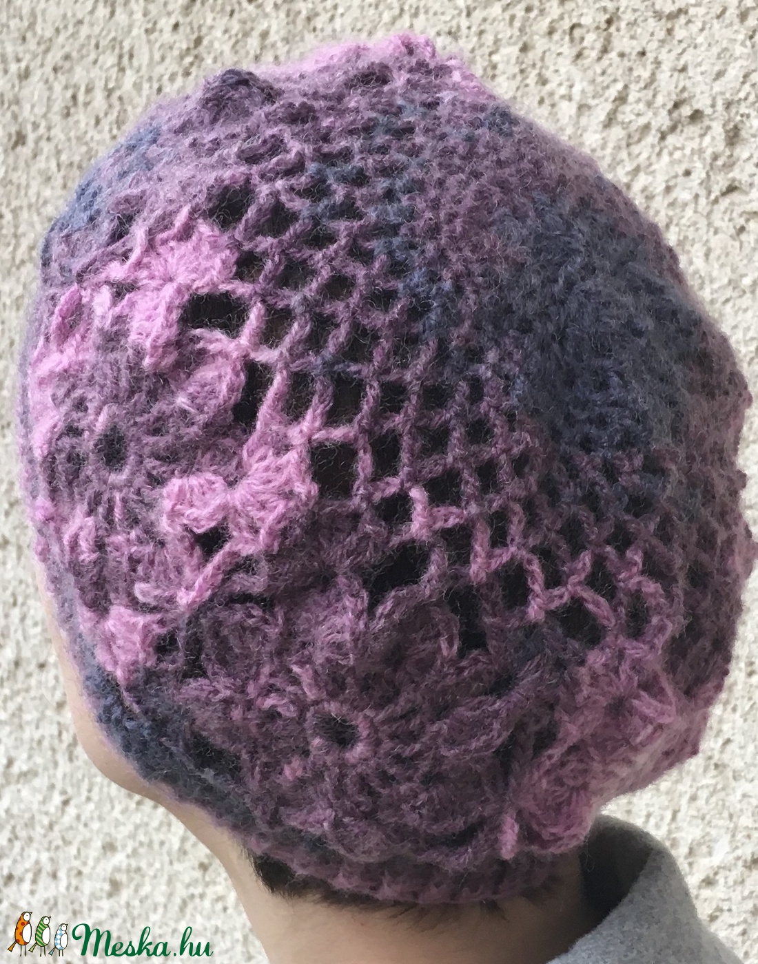 Horgolt gyapjú sapka virágmintával, patchwork kockás stílusban, lilás árnyalatokban - - Meska.hu Horgolt gyapjú sapka virágmintával, patchwork kockás stílusban, lilás árnyalatokban - - Meska.hu