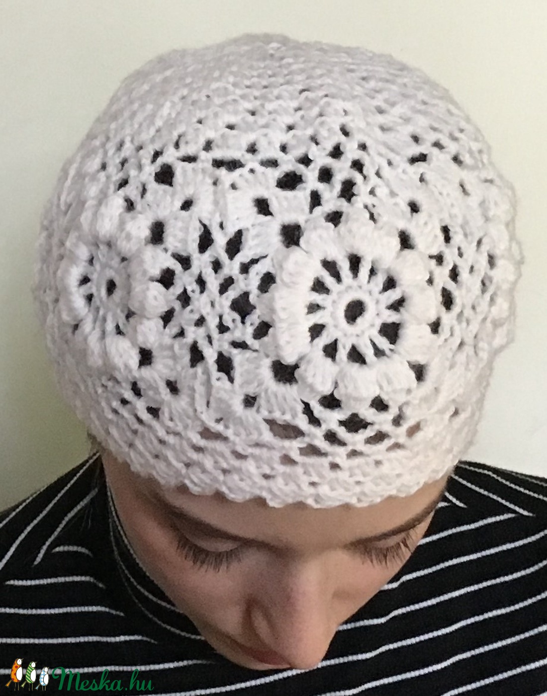 Horgolt törtfehér gyapjú sapka patchwork stílusban bogyós mintával cakkos passzéval - ruha & divat - sál, sapka, kendő - sapka - Meska.hu Horgolt törtfehér gyapjú sapka patchwork stílusban bogyós mintával cakkos passzéval - ruha & divat - sál, sapka, kendő - sapka - Meska.hu