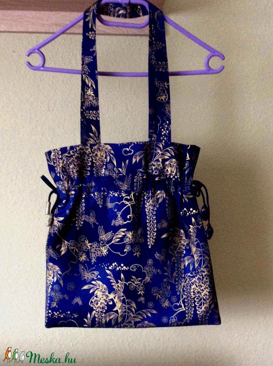Kék alapon aranyszínű mintás válltáska - táska & tok - kézitáska & válltáska - válltáska - Meska.hu