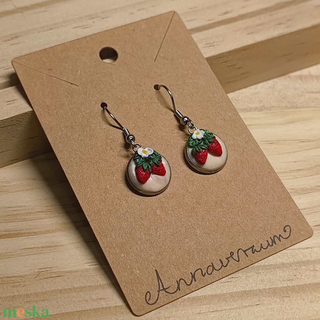 Epres süthetőgyurma fülbevaló - ékszer - fülbevaló - lógó fülbevaló - Meska.hu