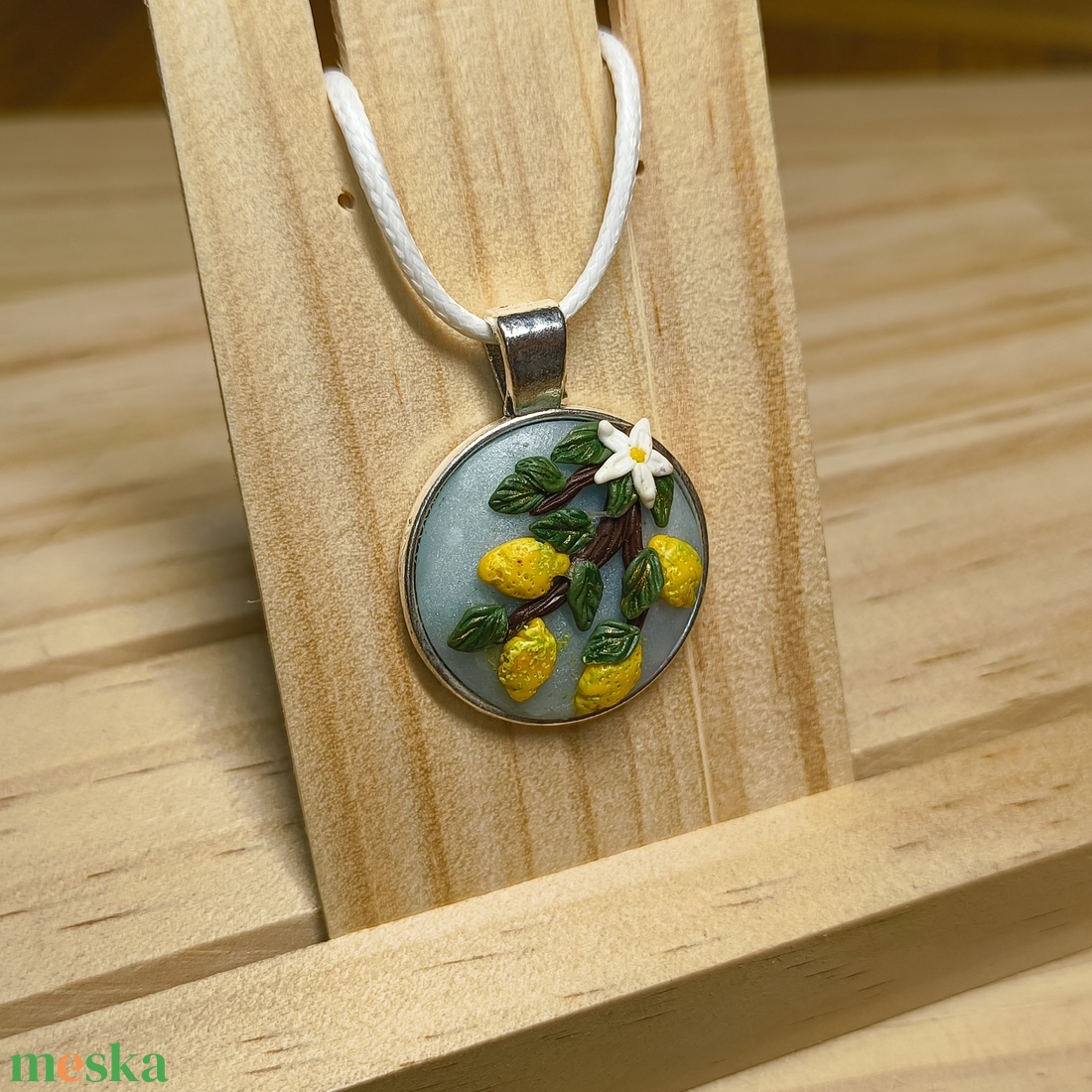 Citromos süthetőgyurma medál, nyaklánc - ékszer - nyaklánc - medálos nyaklánc - Meska.hu
