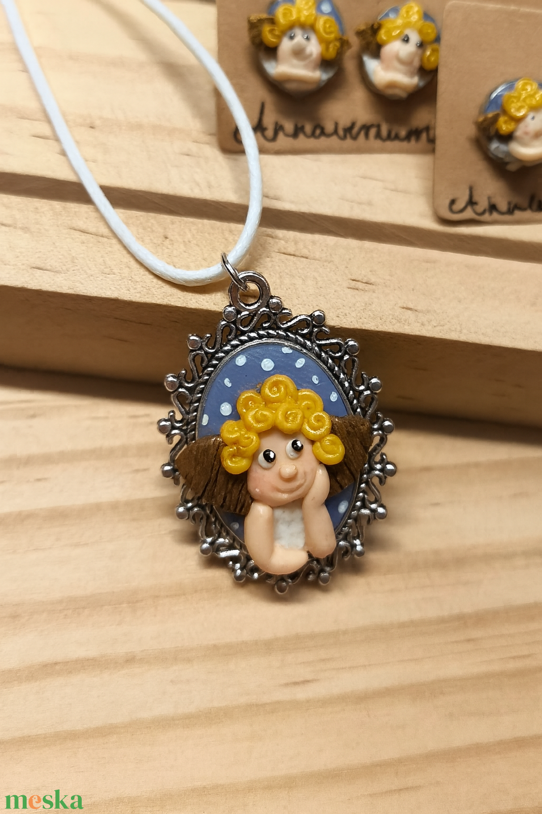 Angyalkás ünnepi, karácsonyi medál - ékszer - nyaklánc - medálos nyaklánc - Meska.hu