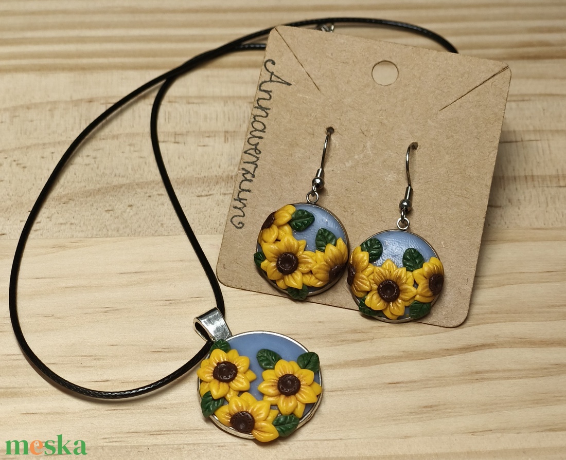 Napraforgó nyaklánc/medál és fülbevaló szettben - ékszer - ékszerszett - Meska.hu