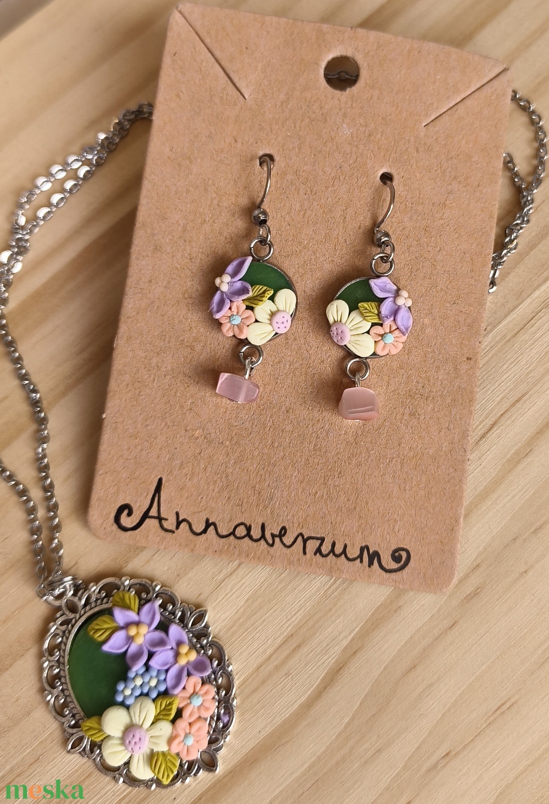 Tavaszi virágos nyaklánc/medál és fülbevaló szettben - ékszer - ékszerszett - Meska.hu