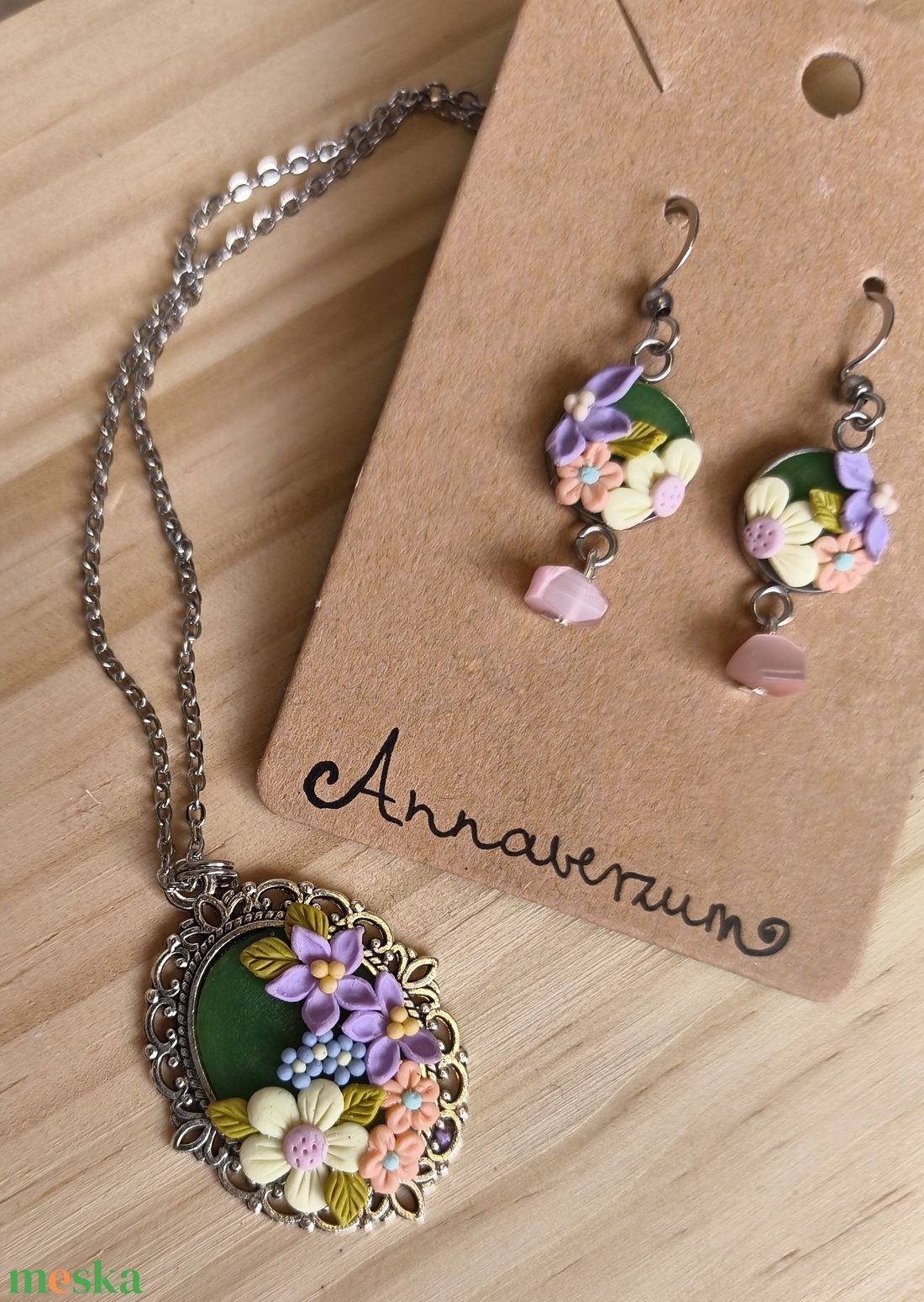 Tavaszi virágos nyaklánc/medál és fülbevaló szettben - ékszer - ékszerszett - Meska.hu