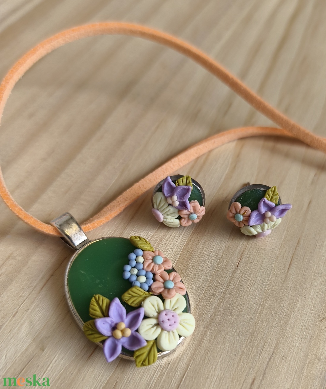 Tavaszi virágos nyaklánc/medál és fülbevaló szettben - ékszer - ékszerszett - Meska.hu