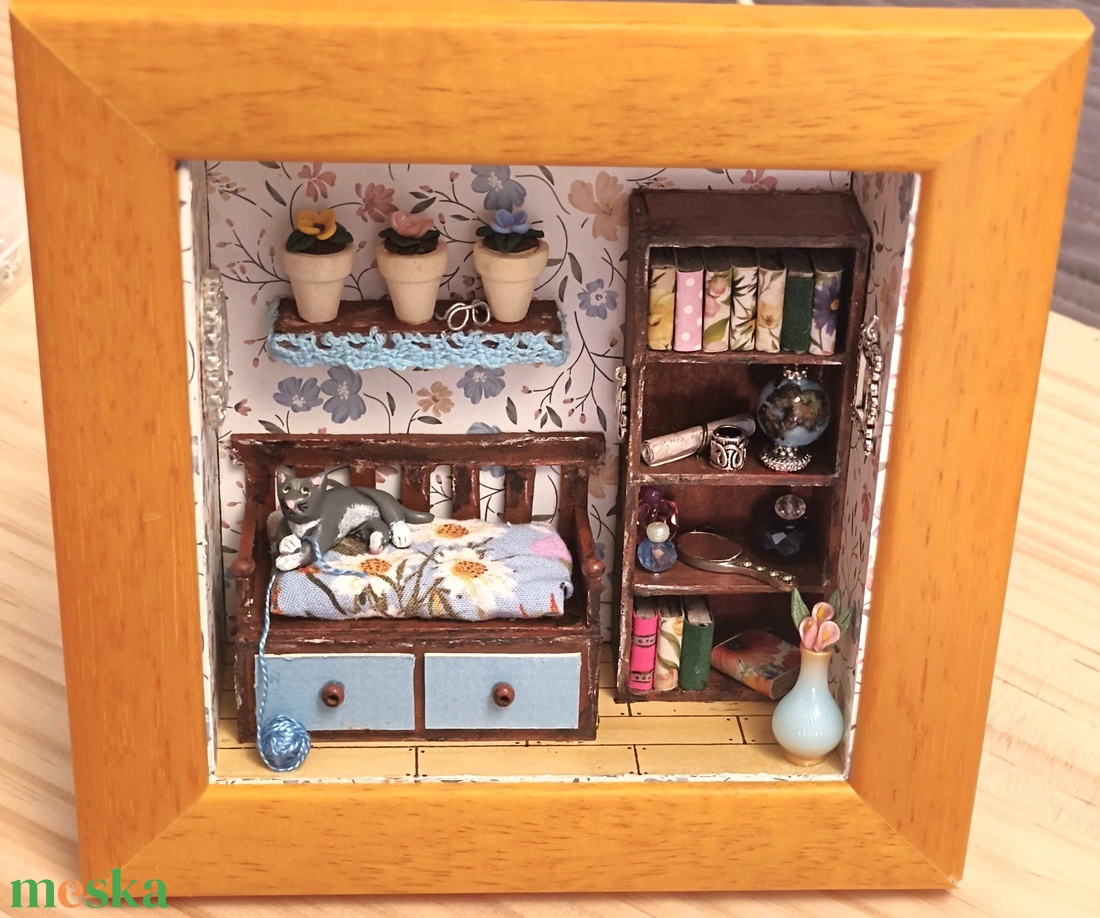 Miniatűr szoba, roombox, falidekoráció, virágos falidekor - otthon & életmód - dekoráció - fali és függő dekoráció - falra akasztható dekor - Meska.hu