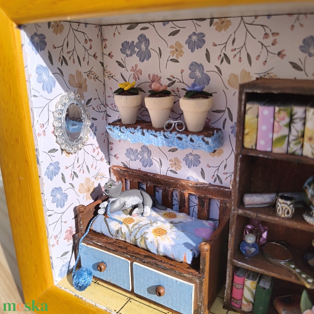 Miniatűr szoba, roombox, falidekoráció, virágos falidekor - otthon & életmód - dekoráció - fali és függő dekoráció - falra akasztható dekor - Meska.hu