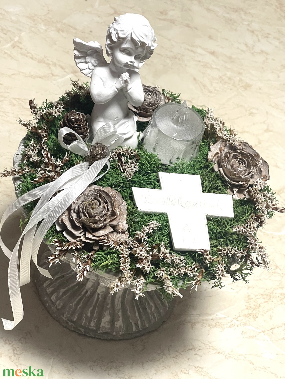 Sírdísz gipsz kehelyben, angyalkával, LED mécsessel - otthon & életmód - vallás - temetkezési tárgy - sírdísz, kegyeleti dísz - Meska.hu Sírdísz gipsz kehelyben, angyalkával, LED mécsessel - otthon & életmód - vallás - temetkezési tárgy - sírdísz, kegyeleti dísz - Meska.hu
