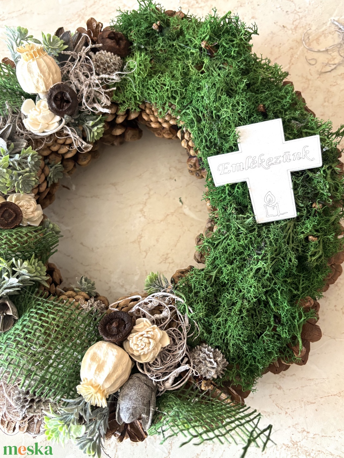Toboz koszorú sírdísz natur színekkel, száraz növényekkel díszítve - otthon & életmód - vallás - temetkezési tárgy - sírdísz, kegyeleti dísz - Meska.hu
