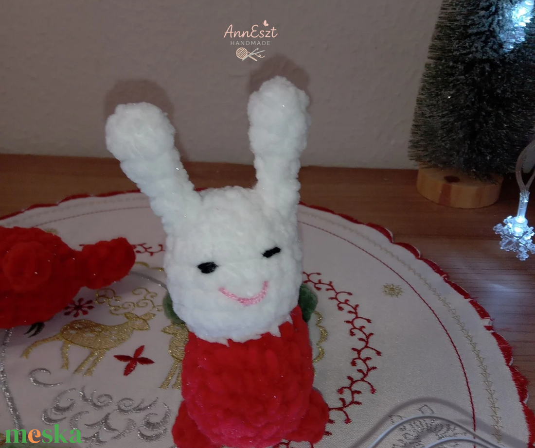 Fejlesztő horgolt Kukacka  - baba - mama - baba játékok - waldorf játékok - Meska.hu