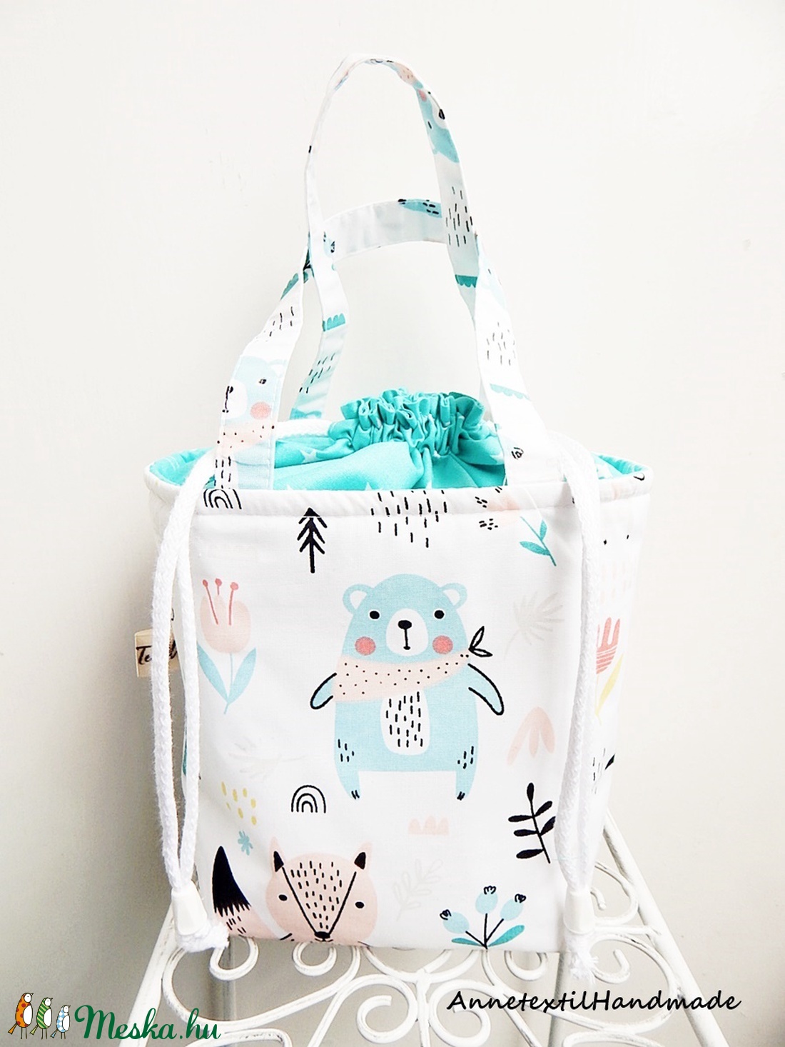 Vízhatlan uzsonnás táska - Kids bag - erdei állatos, világoskék macis - táska & tok - uzsonna- & ebéd tartó - ebéd tasak, doboz - Meska.hu Vízhatlan uzsonnás táska - Kids bag - erdei állatos, világoskék macis - táska & tok - uzsonna- & ebéd tartó - ebéd tasak, doboz - Meska.hu