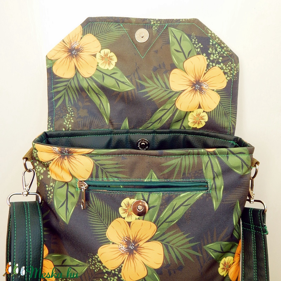 Sárga virágok - vízhatlan Midi Trapéz többfunkciós hátizsák, válltáska - táska & tok - variálható táska - Meska.hu