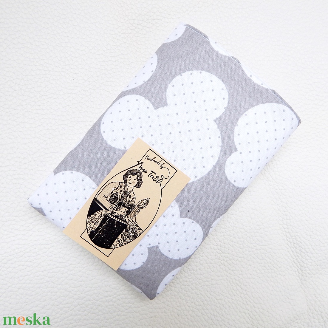 Újraszalvéta szürke pöttyös Mickey vízhatlan csomagoló - otthon & életmód - konyhafelszerelés, tálalás - konyhai textil - szalvéta - Meska.hu Újraszalvéta szürke pöttyös Mickey vízhatlan csomagoló - otthon & életmód - konyhafelszerelés, tálalás - konyhai textil - szalvéta - Meska.hu